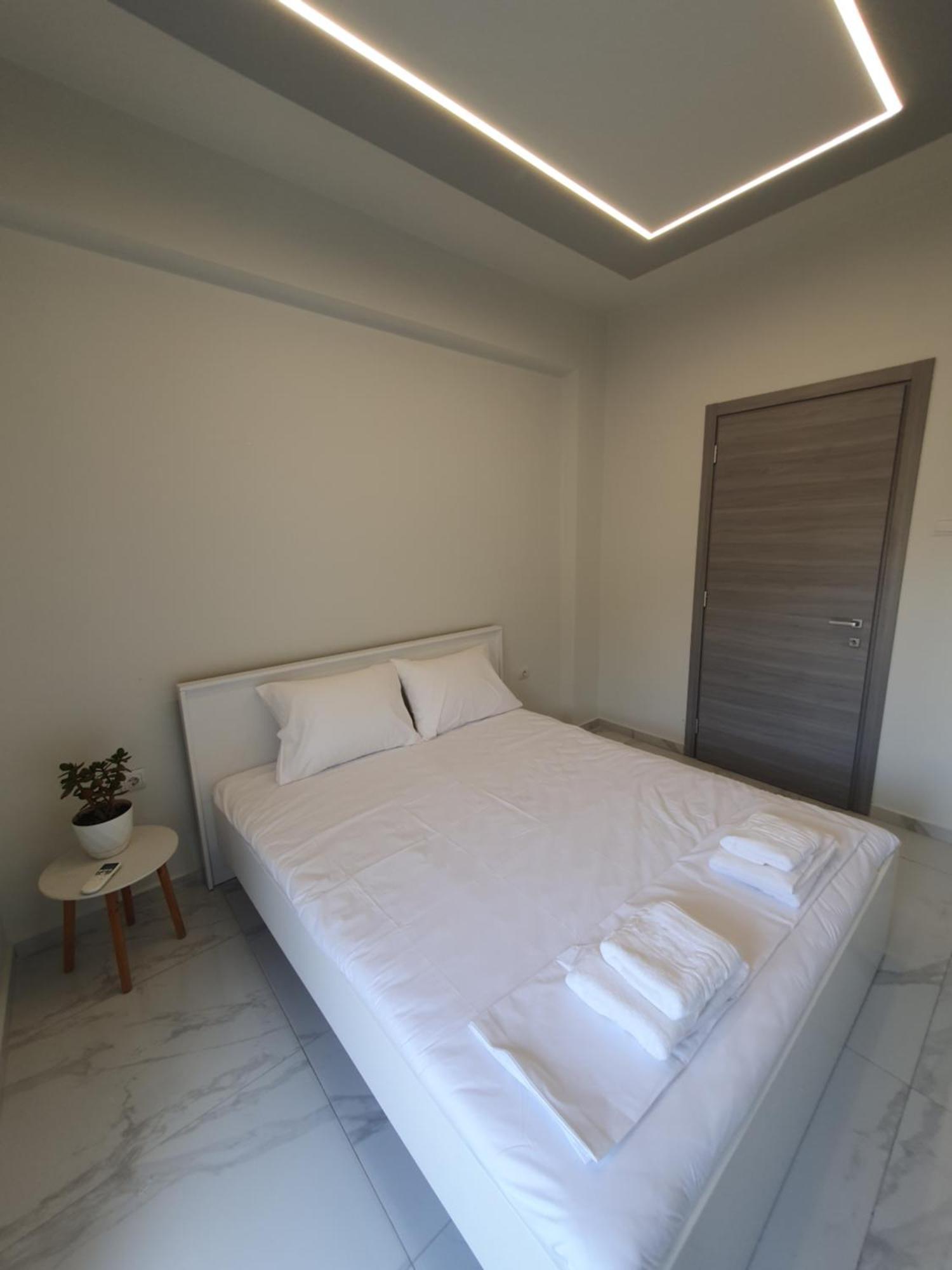 Apartamento Riviera Penthouse PalaiónTsiflíkion Exterior foto